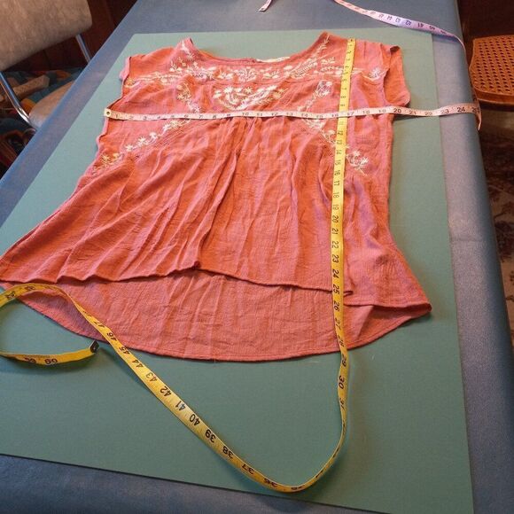 Maurices Lg Floral Embroidered Sleeveless Asymmetrical Hem Lightweight Pink Top - Picture 3 of 6